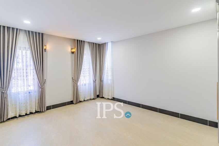 4 Bedroom Flat For Rent - Teuk Thla, Phnom Penh