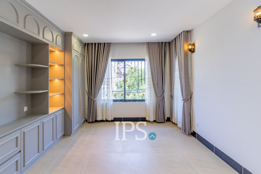 4 Bedroom Flat For Rent - Teuk Thla, Phnom Penh