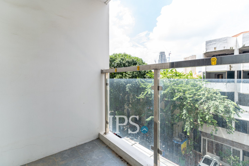 32 Sqm Studio Condo For Rent - Wat Phnom, Phnom Penh