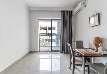 32 Sqm Studio Condo For Rent - Wat Phnom, Phnom Penh thumbnail