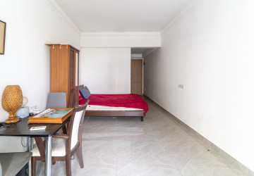 32 Sqm Studio Condo For Rent - Wat Phnom, Phnom Penh thumbnail