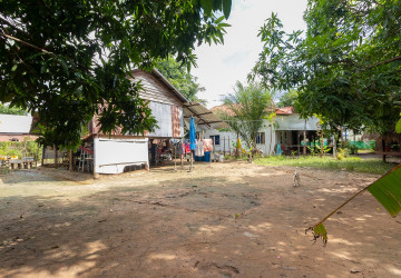 732 Sqm Residential Land and House For Sale - Sala Kamreuk, Siem Reap thumbnail