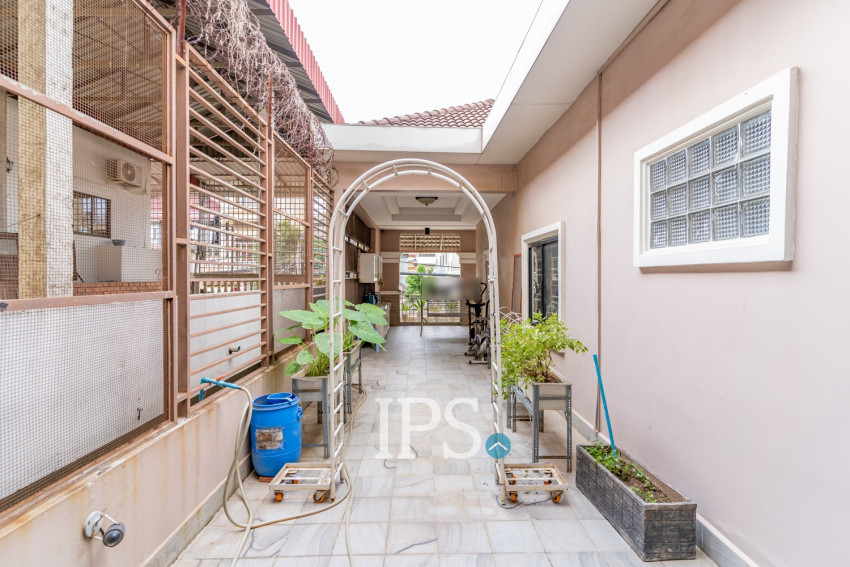 6 Bedroom Villa For Rent - Beoung Tumpun 1, Phnom Penh