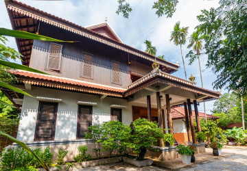 6 Bedroom House For Rent - Slor Kram, Siem Reap thumbnail