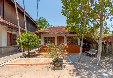 6 Bedroom House For Rent - Slor Kram, Siem Reap thumbnail