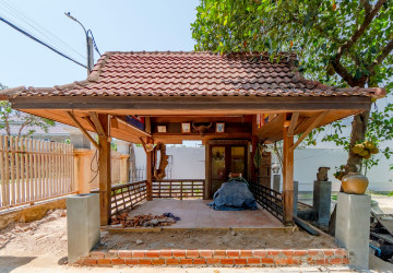 6 Bedroom House For Rent - Slor Kram, Siem Reap thumbnail