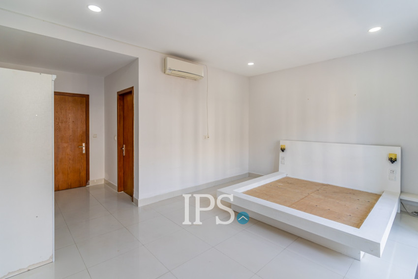 4 Bedroom Linked House For Rent - Villa Town, Chak Angrae Kraom, Phnom Penh