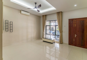 4 Bedroom Linked House For Rent - Villa Town, Chak Angrae Kraom, Phnom Penh thumbnail