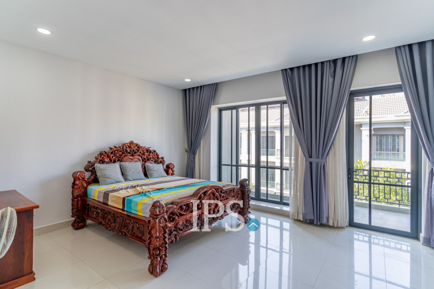 4 Bedroom Linked House For Rent - Villa Town, Chak Angrae Kraom, Phnom Penh