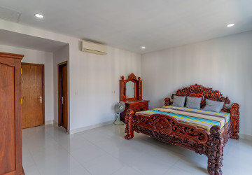 4 Bedroom Linked House For Rent - Villa Town, Chak Angrae Kraom, Phnom Penh thumbnail