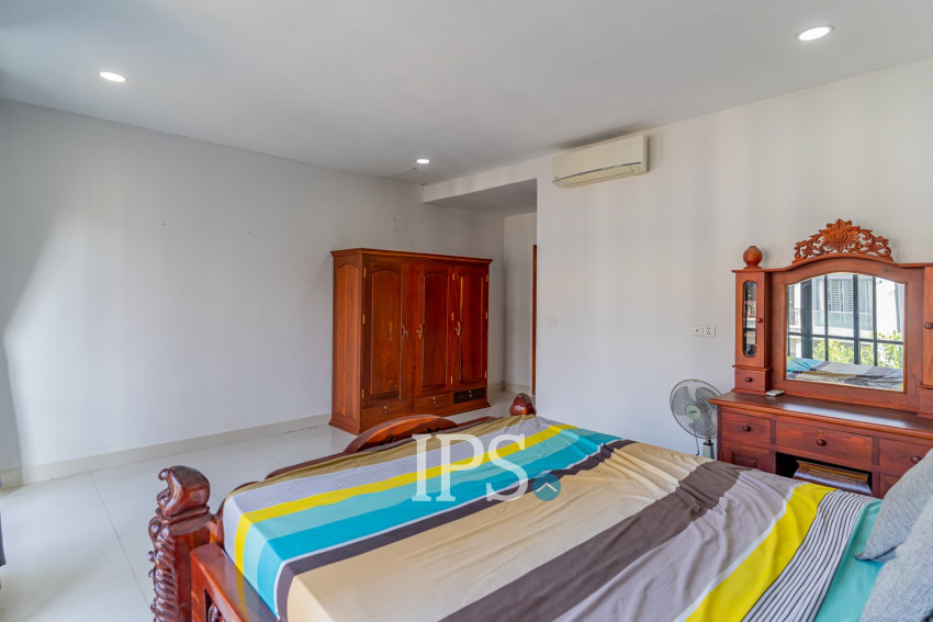 4 Bedroom Linked House For Rent - Villa Town, Chak Angrae Kraom, Phnom Penh