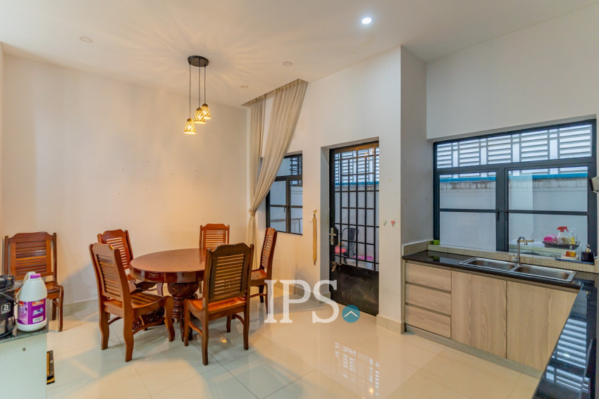 4 Bedroom Linked House For Rent - Villa Town, Chak Angrae Kraom, Phnom Penh