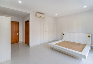 4 Bedroom Linked House For Rent - Villa Town, Chak Angrae Kraom, Phnom Penh thumbnail