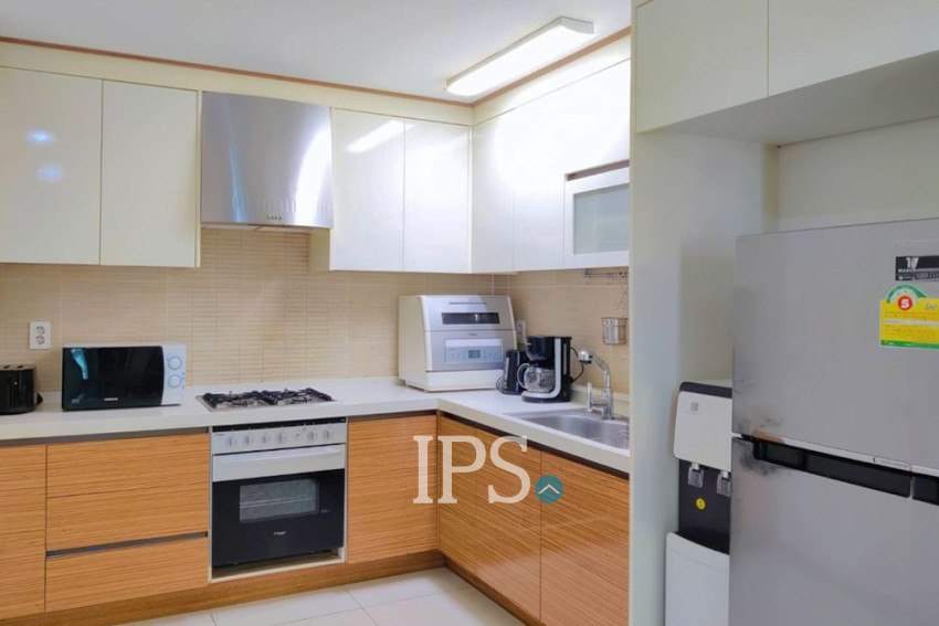 1 Bedroom Condo For Sale - De Castle Royal, BKK1 , Phnom Penh