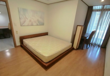 1 Bedroom Condo For Sale - De Castle Royal, BKK1 , Phnom Penh thumbnail