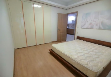 1 Bedroom Condo For Sale - De Castle Royal, BKK1 , Phnom Penh thumbnail