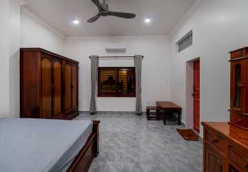 1 Bedroom Apartment For Rent - Sangkat Siem Reap, Siem Reap thumbnail