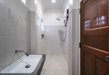 1 Bedroom Apartment For Rent - Sangkat Siem Reap, Siem Reap thumbnail