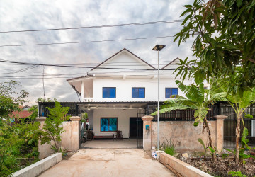 2 Bedroom Apartment For Rent - Sangkat Siem Reap, Siem Reap thumbnail