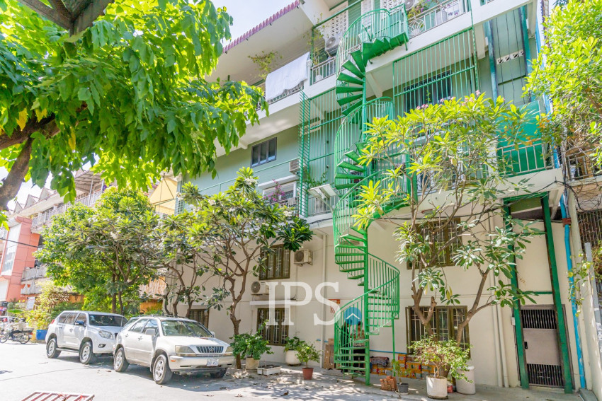 Renovated Duplex 3 Bedroom For Rent - Teuk La Ark 3, Phnom Penh