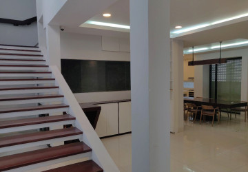 5 Bedroom Villa For Rent - Boeung Kak 2, Phnom Penh thumbnail