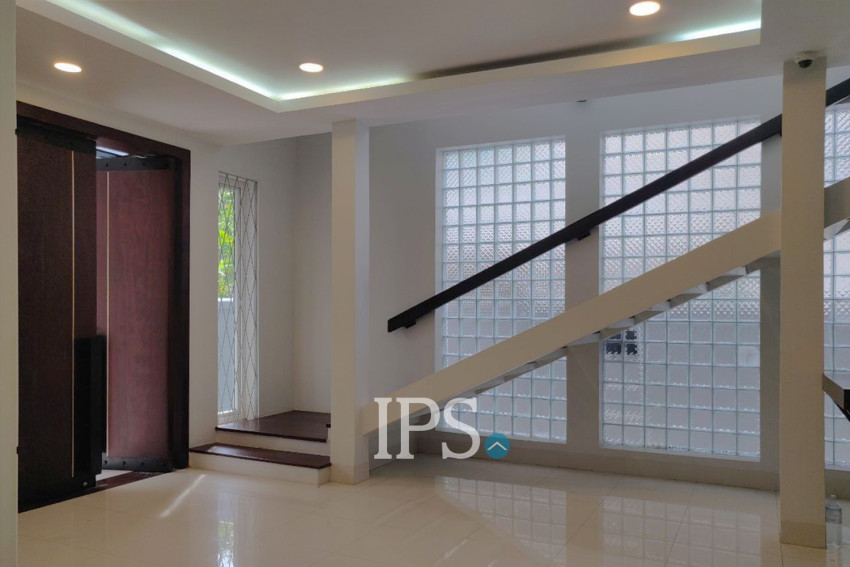 5 Bedroom Villa For Rent - Boeung Kak 2, Phnom Penh