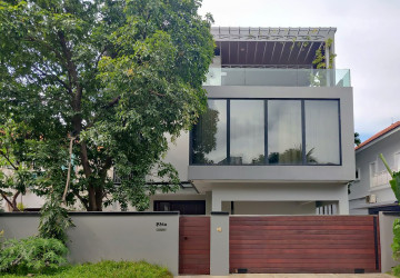 5 Bedroom Villa For Rent - Boeung Kak 2, Phnom Penh thumbnail