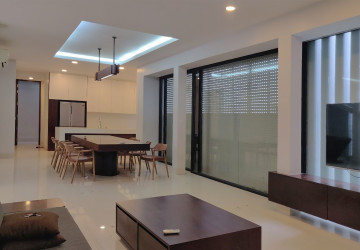 5 Bedroom Villa For Rent - Boeung Kak 2, Phnom Penh thumbnail