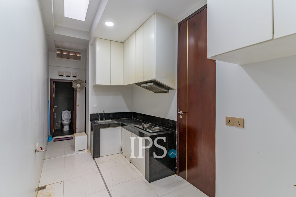 5 Bedroom Villa For Rent - Boeung Kak 2, Phnom Penh - Image 16