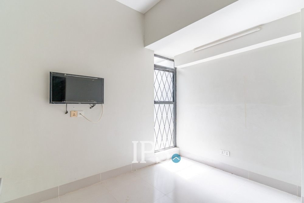 5 Bedroom Villa For Rent - Boeung Kak 2, Phnom Penh - Image 45
