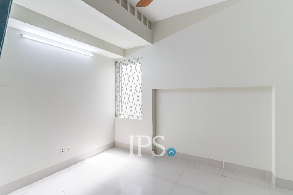 5 Bedroom Villa For Rent - Boeung Kak 2, Phnom Penh - Image 44