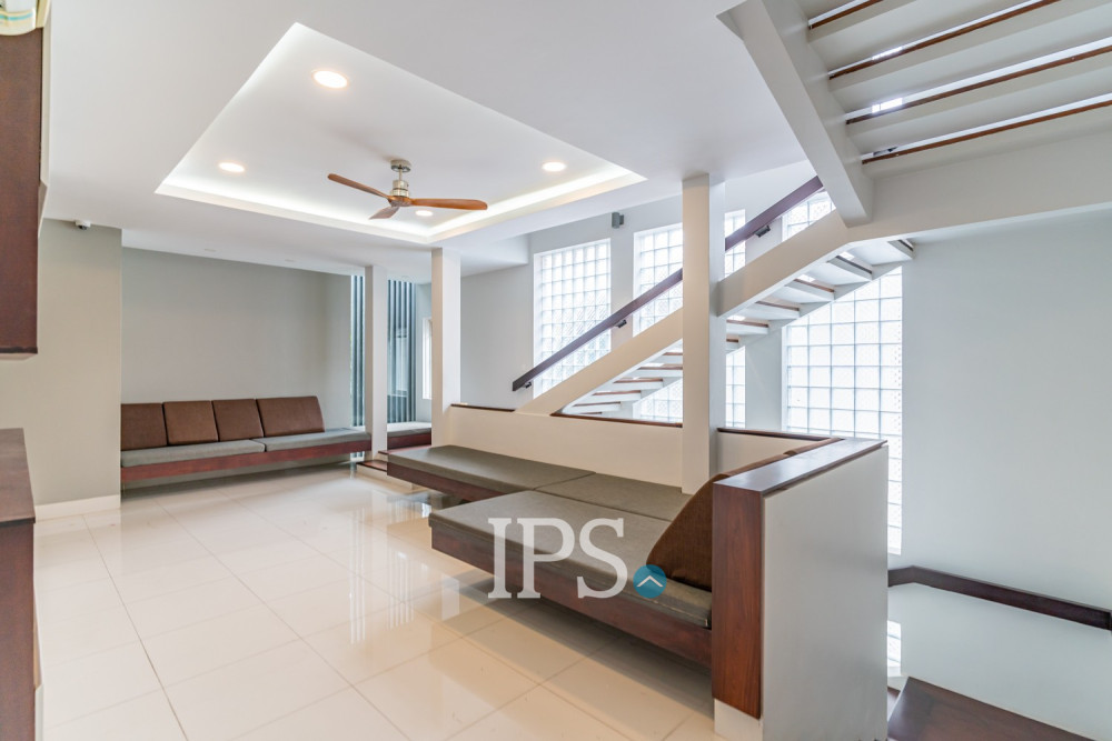 5 Bedroom Villa For Rent - Boeung Kak 2, Phnom Penh - Image 33