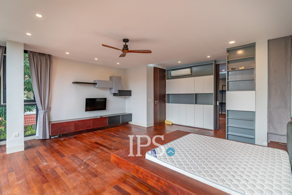 5 Bedroom Villa For Rent - Boeung Kak 2, Phnom Penh - Image 30