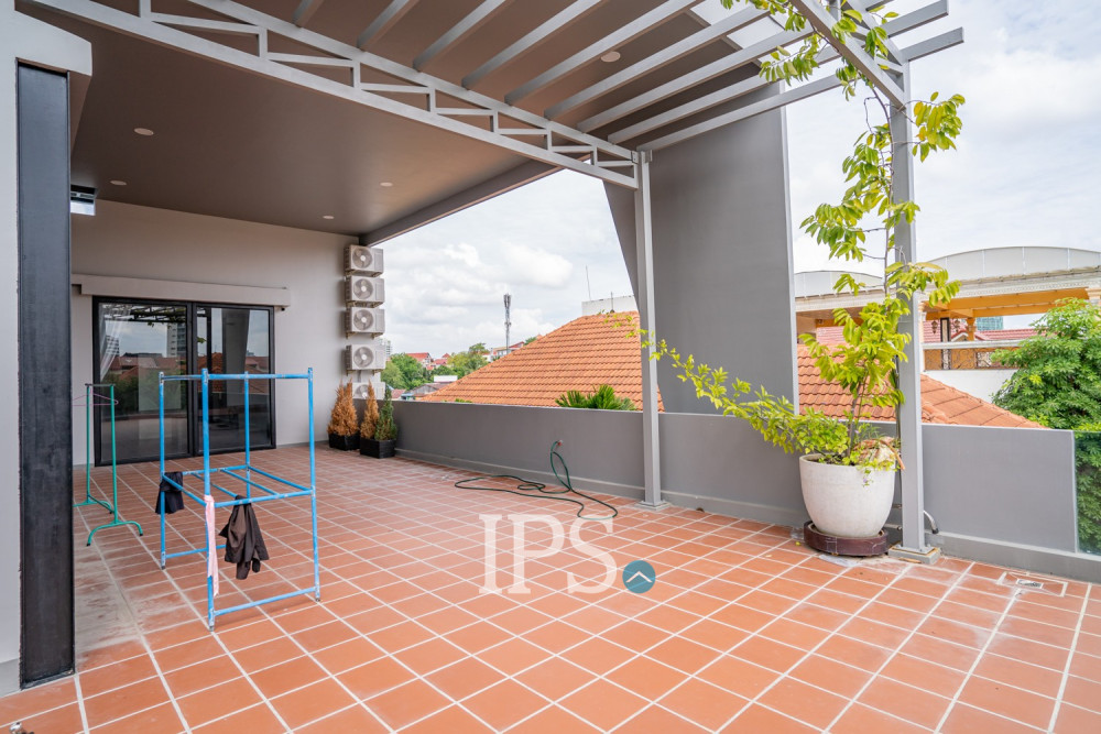 5 Bedroom Villa For Rent - Boeung Kak 2, Phnom Penh - Image 51