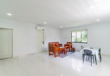 1 Bedroom Serviced Apartment For Rent - Phsar Daeum Thkov, Phnom Penh thumbnail