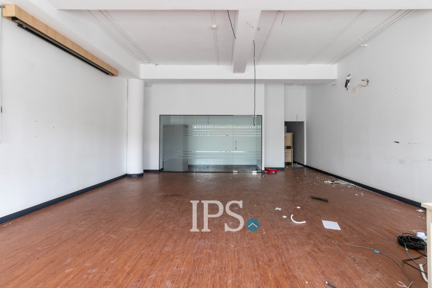 1,800 Sqm Commercial Building For Rent - Slor Kram, Siem Reap