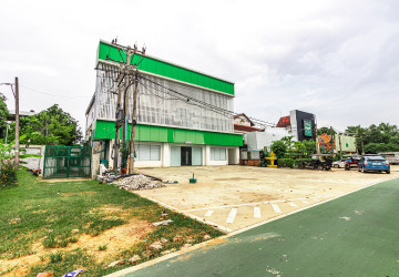 1,800 Sqm Commercial Building For Rent - Slor Kram, Siem Reap thumbnail