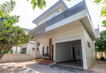 3 Bedroom Villa For Rent - Melbourne Residence, Sra Ngae, Siem Reap thumbnail