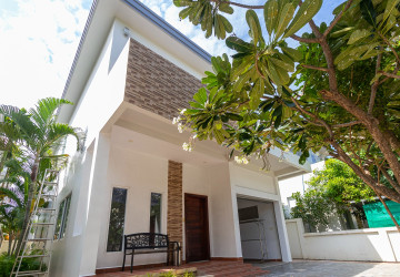 3 Bedroom Villa For Rent - Melbourne Residence, Sra Ngae, Siem Reap thumbnail