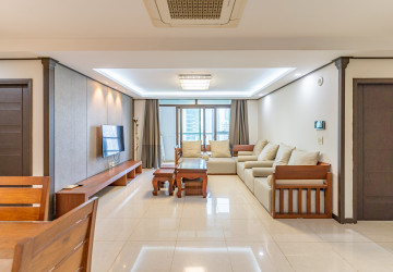 9th Floor 3 Bedroom Condo For Sale - De Castle Royal, BKK1, Phnom Penh thumbnail