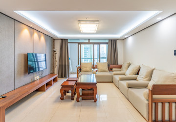 9th Floor 3 Bedroom Condo For Sale - De Castle Royal, BKK1, Phnom Penh thumbnail