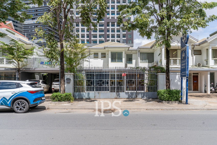 3 Bedroom Commercial Villa For Rent - Boeung Kak 1, Phnom Penh