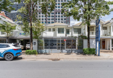 3 Bedroom Commercial Villa For Rent - Boeung Kak 1, Phnom Penh thumbnail