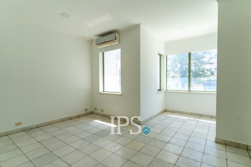 3 Bedroom Commercial Villa For Rent - Boeung Kak 1, Phnom Penh