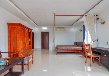 1 Bedroom Apartment For Rent - Sala Kamruek, Siem Reap thumbnail