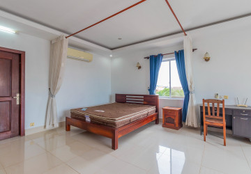 1 Bedroom Apartment For Rent - Sala Kamruek, Siem Reap thumbnail