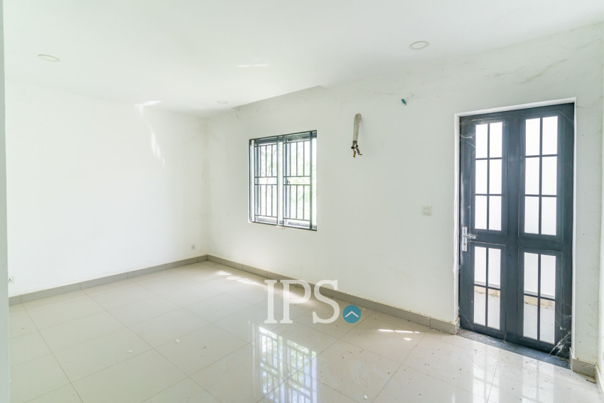 4 Bedroom Shophouse For Rent - Chak Angrae Krom, Phnom Penh