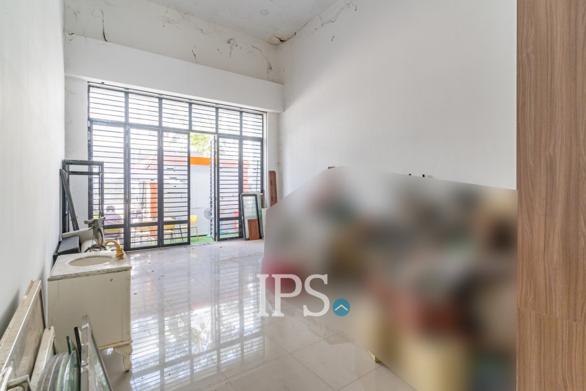 4 Bedroom Shophouse For Rent - Chak Angrae Krom, Phnom Penh