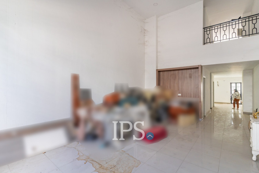 4 Bedroom Shophouse For Rent - Chak Angrae Krom, Phnom Penh