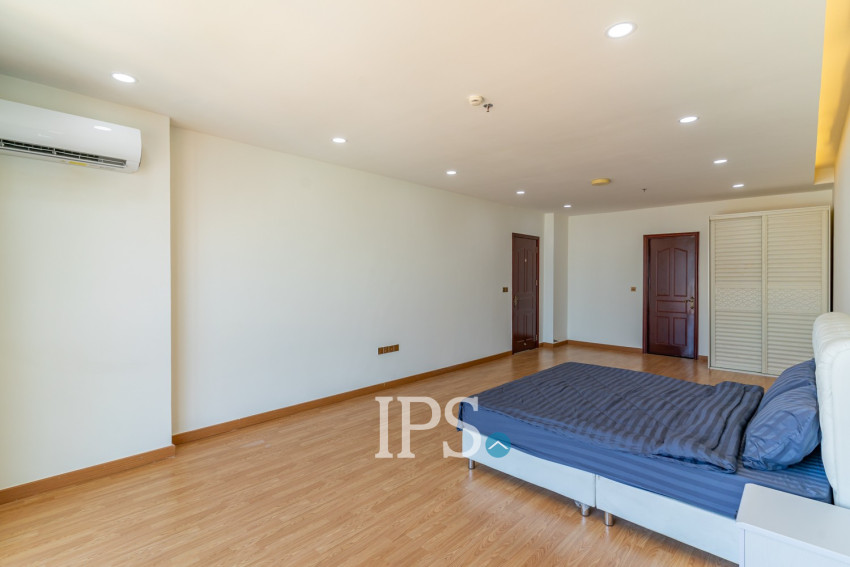 Duplex 3 Bedroom Penthouse Serviced Condo For Rent - Veal Vong, Phnom Penh